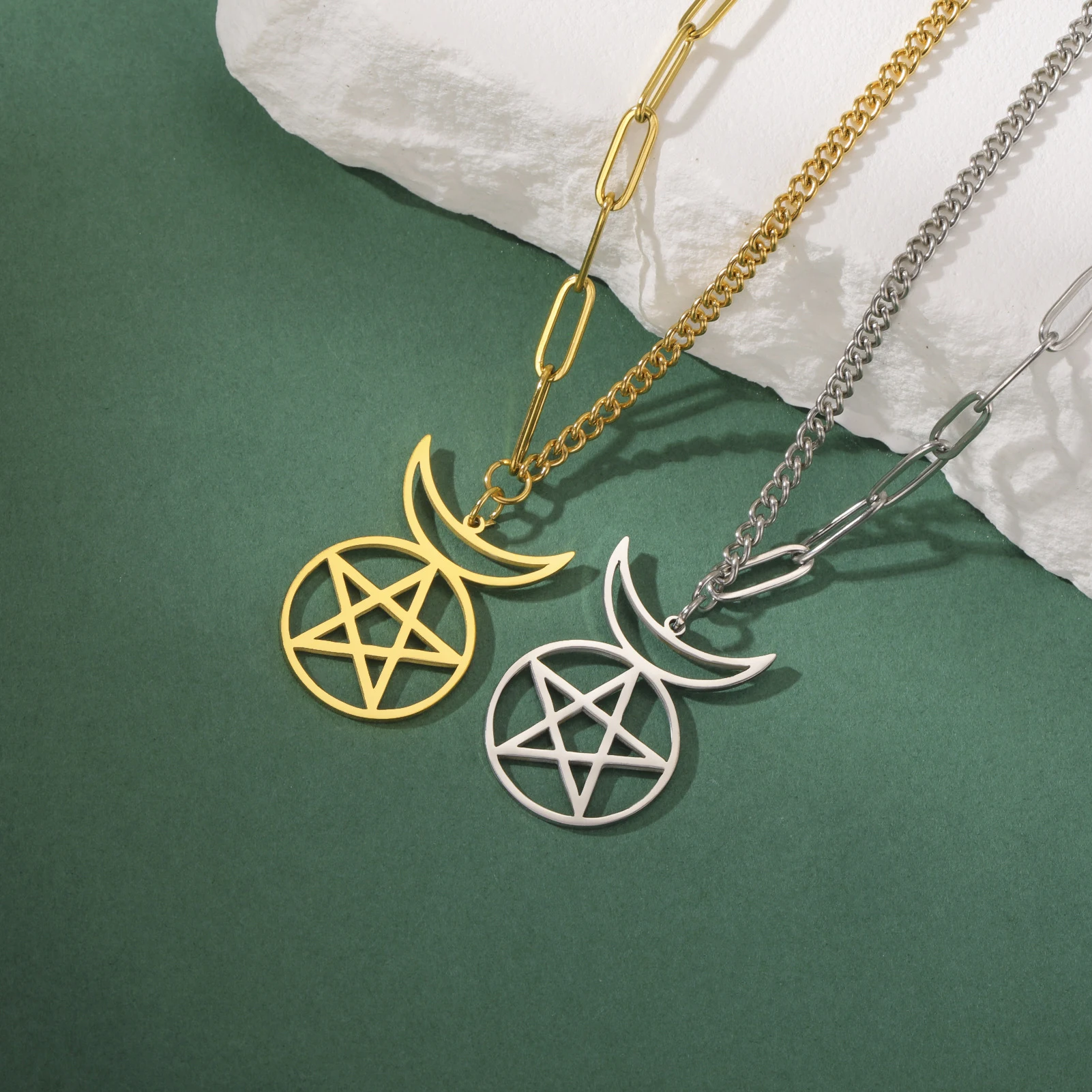 Title 14, Collier en acier titane avec pendentif lune et ...
