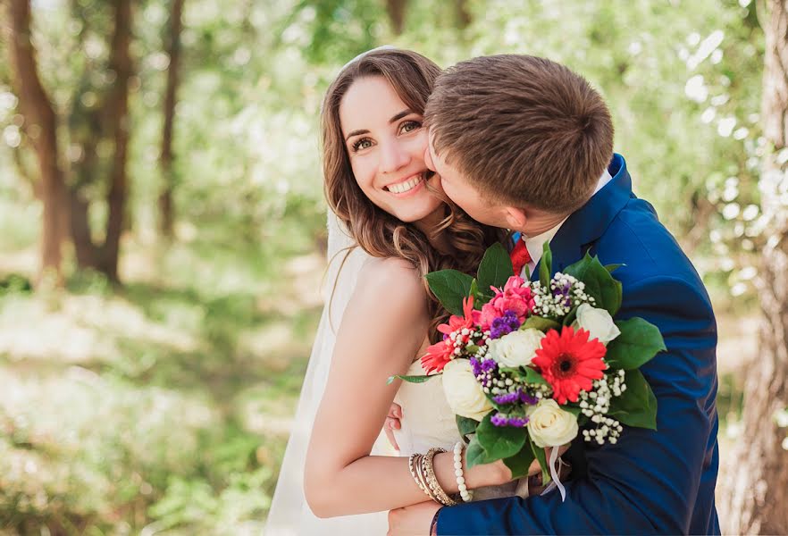 Fotógrafo de casamento Inna Bezzubikova (innochka-thebest). Foto de 27 de agosto 2015