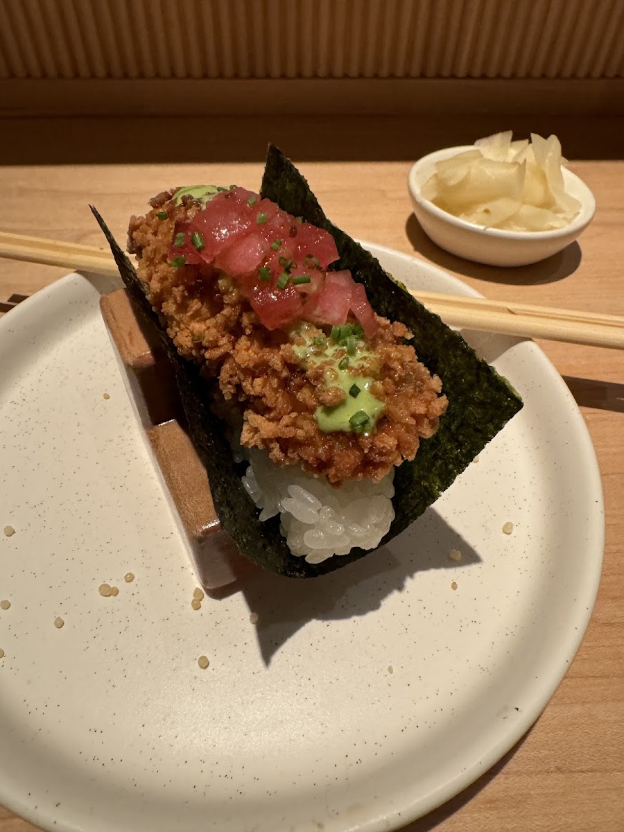 Fried oyster temaki