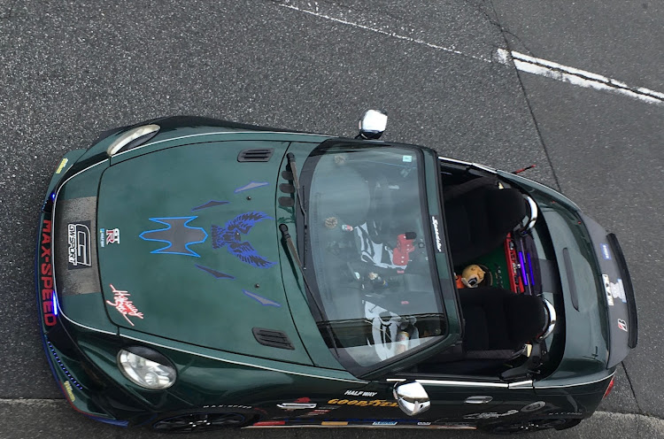 コペンの上から見た愛車の美学!を楽しみました！・幸せは自分自身で見出す物で他人から与えられる物では有りません！最高だね！・貧乏しても心❤️の貧乏人には成りたく無いですね！最高だね！・人は人です!自分の納得出来る生き方をしましょう!最高だね！・貧乏をしても心❤️の貧乏人にはなりたく無いですね！に関するカスタム事例の投稿画像28枚目