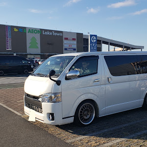 ハイエースバン TRH200V