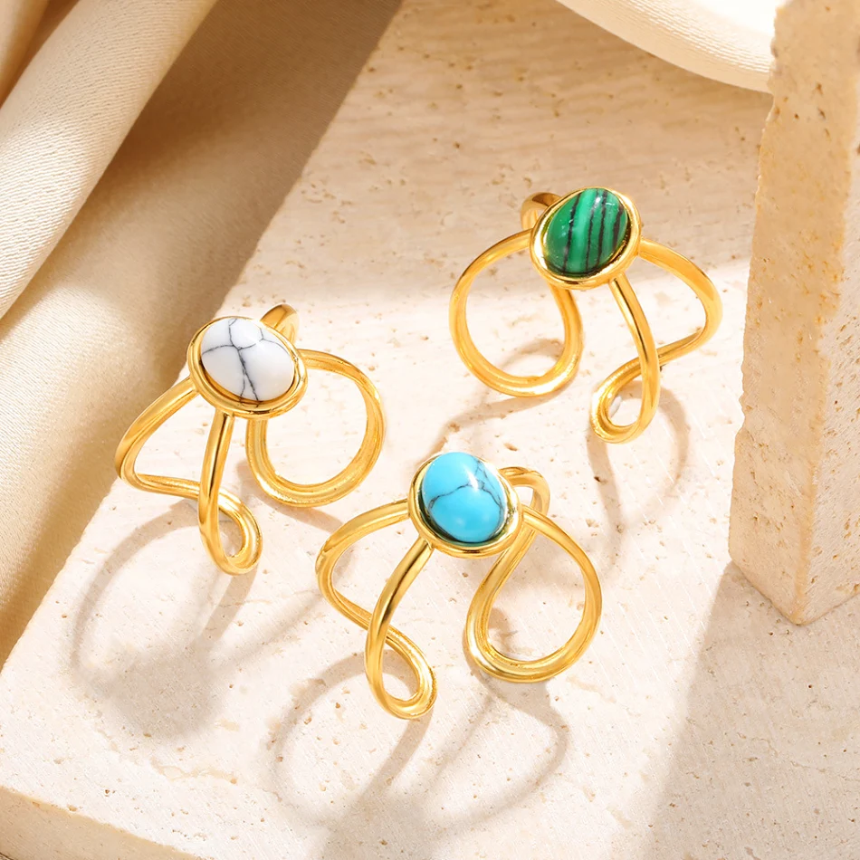 Bague en acier inoxydable avec incrustation turquoise de design simple. Un bijou élégant et intemporel pour un style raffiné au quotidien.