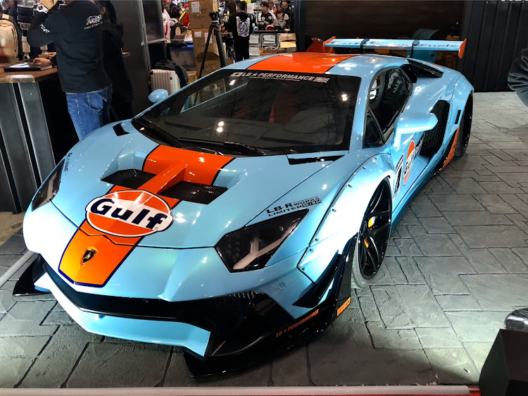 tomokiさんが投稿したオートサロン・LIBERTYWALK・LB★WORKS・リバティーウォーク・LB★PERFOMANCEに関するカスタム事例の投稿画像4枚目