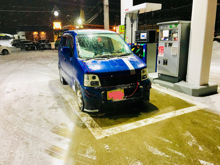 ワゴンRのガソスタは盛れる・雪まみれに関するカスタム事例の投稿画像1枚目
