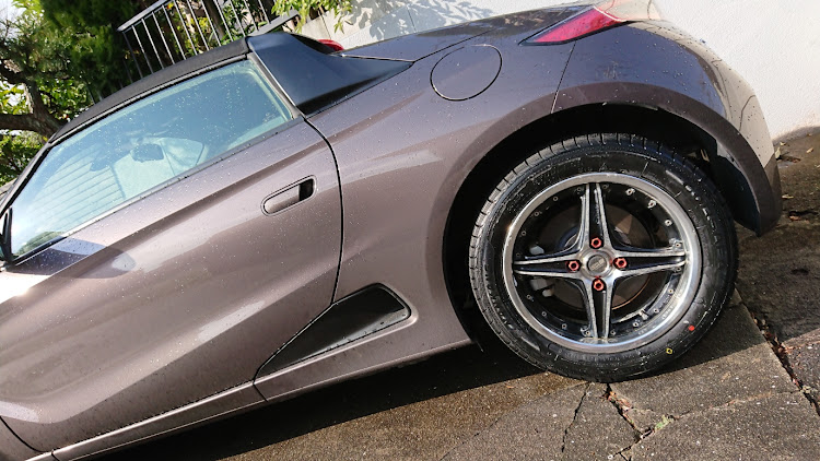 S660のタイヤ交換・スタッドレスタイヤへ交換・ホイール・洗車に関するカスタム事例の投稿画像3枚目