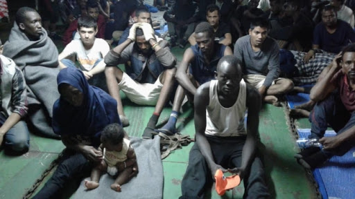 Libijske vlasti naterala zabarikadirane migrante da izadju iz teretnog broda 