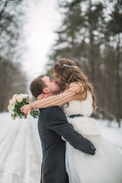 Fotógrafo de casamento Anna Kovaleva (kovaleva). Foto de 28 de março 2015