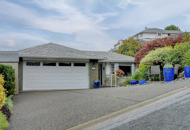 House with garden 1