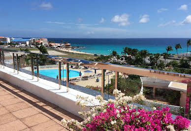 Appartement avec terrasse et piscine 2