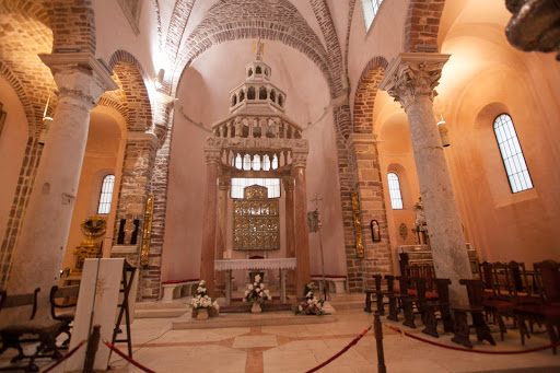 Kotor-church-sanctuary.jpg - The sanctuary of  Kotor Cathedral in Kotor, Montenegro.