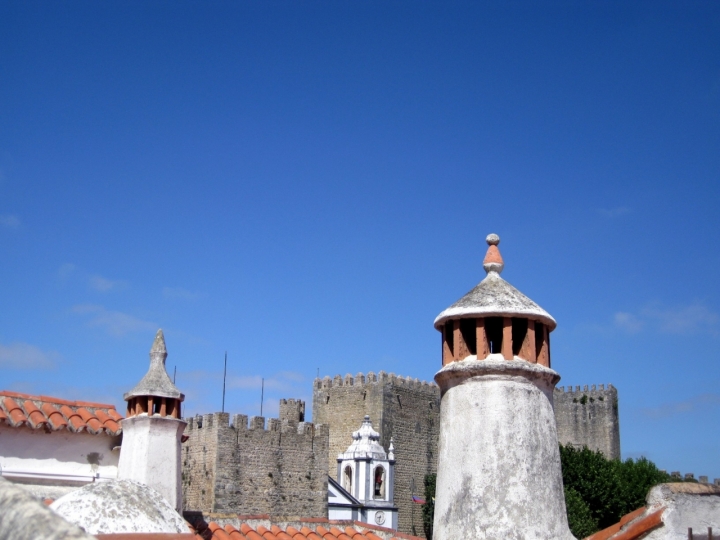 Guardando sopra i tetti i Obidos di moiven