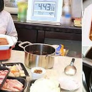 肉多多火鍋