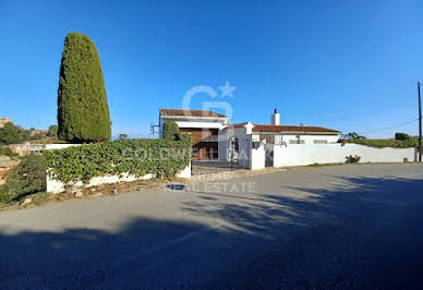 Villa with garden and terrace 2