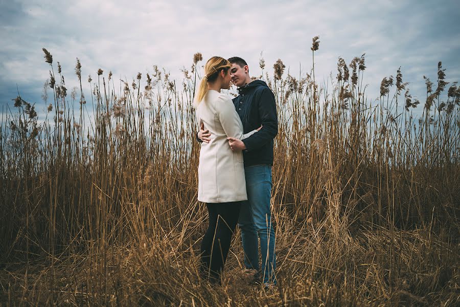 Fotografo di matrimoni Maksim Aniperko (maksaniperko). Foto del 5 aprile 2016