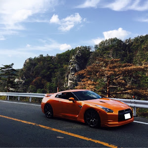 NISSAN GT-R