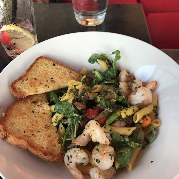 Seafood gf pasta with locally made gf toast.