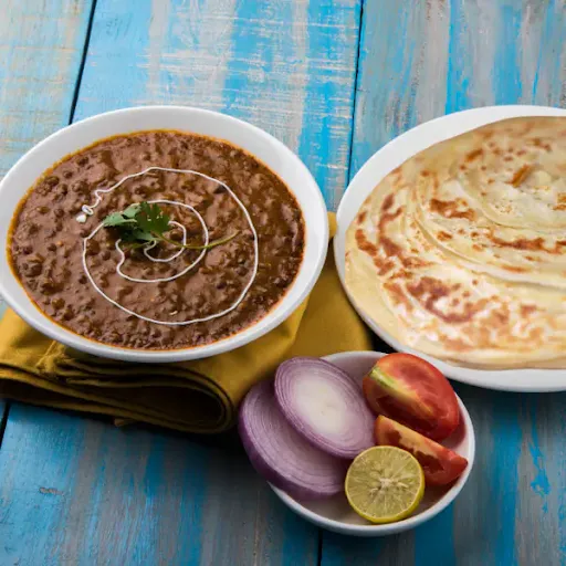 Dal Makhani And Paratha