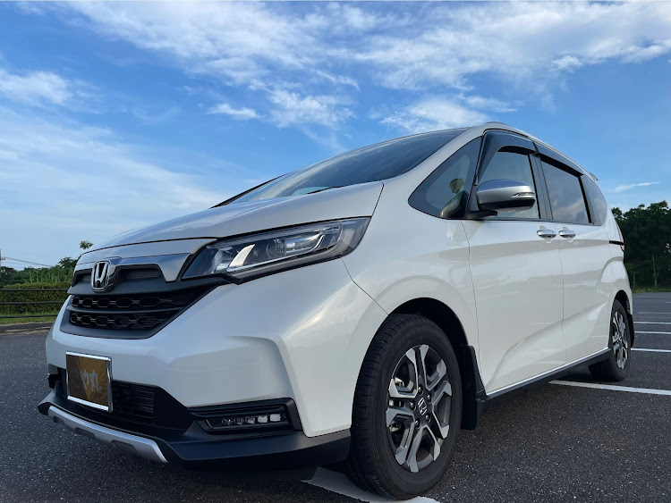 フリードの車が好きな人と繋がりたい・鈴鹿市・生存確認　生きてますよ〜・ナンバー灯変えたい！・バックランプ変えたい！に関するカスタム事例の投稿画像1枚目