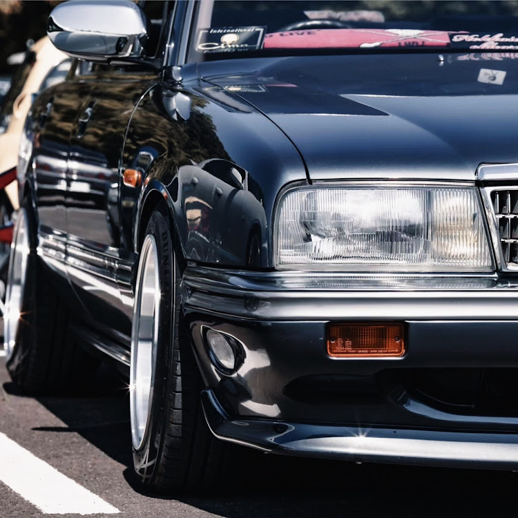 セドリックシーマの自分で撮ったベストショットTOP3・旧車・Sexy☆Racingに関するカスタム事例の投稿画像1枚目