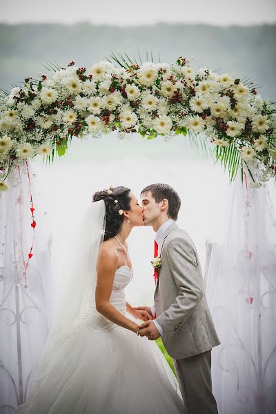 Wedding photographer Pavel Neunyvakhin (neunyvahin). Photo of 10 September 2013