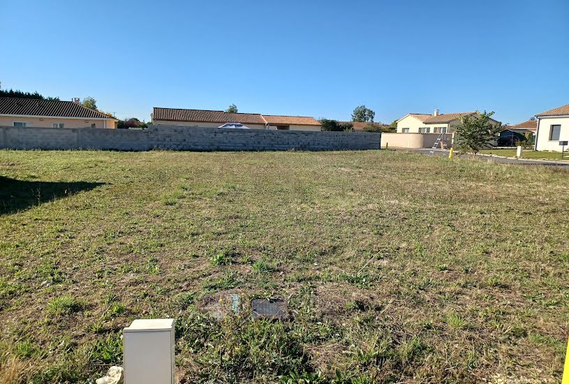  Vente Terrain à bâtir - 667m² à Vouillé (86190) 