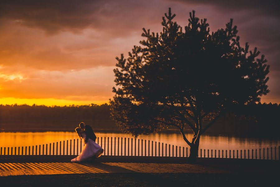 Fotógrafo de bodas Łukasz Sztuka (sztukastudio). Foto del 16 de septiembre 2015