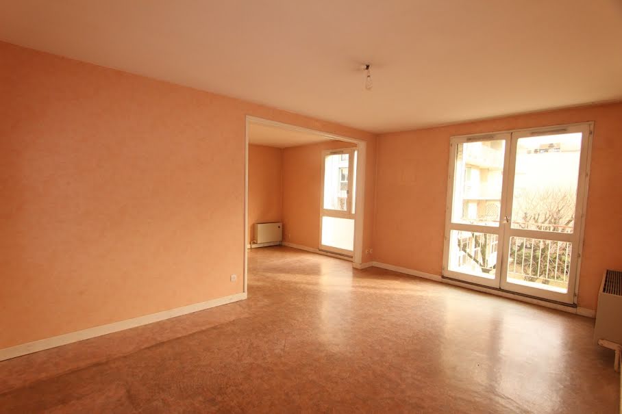 Vente appartement 4 pièces 82 m² à Romans-sur-isere (26100), 105 000 €