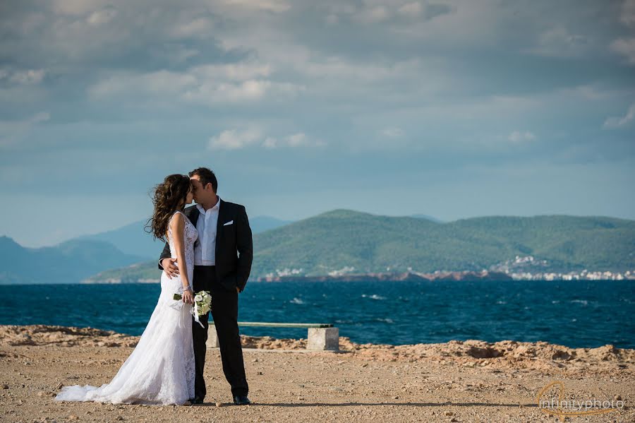 Fotógrafo de casamento Stefanos Lampridis (infinityphoto). Foto de 19 de junho 2015