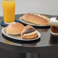 Moon Baking studio