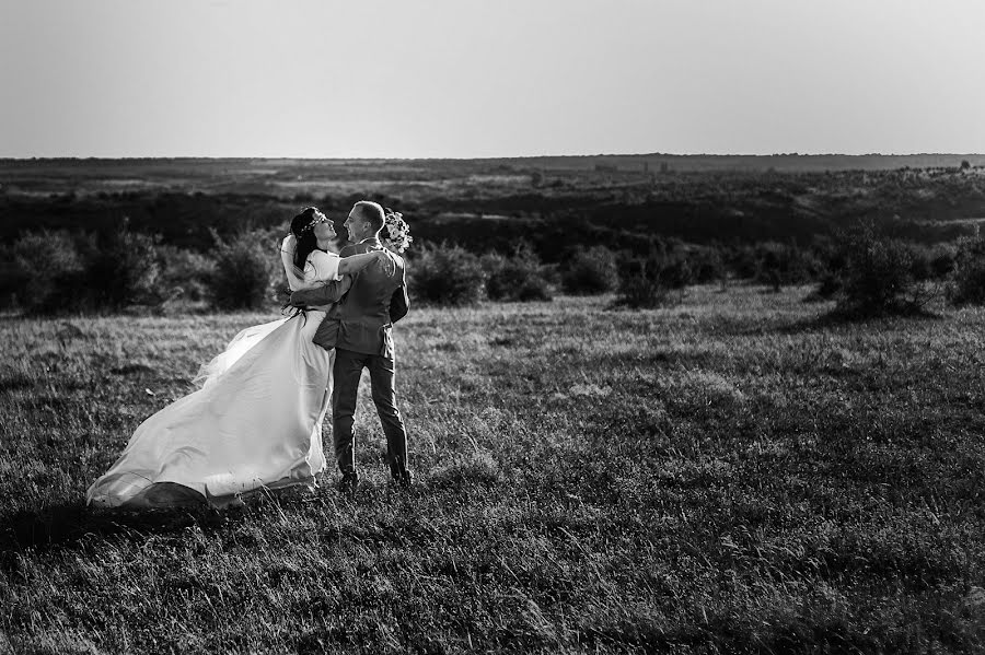 Fotografo di matrimoni Roman Dray (piquant). Foto del 1 febbraio 2019