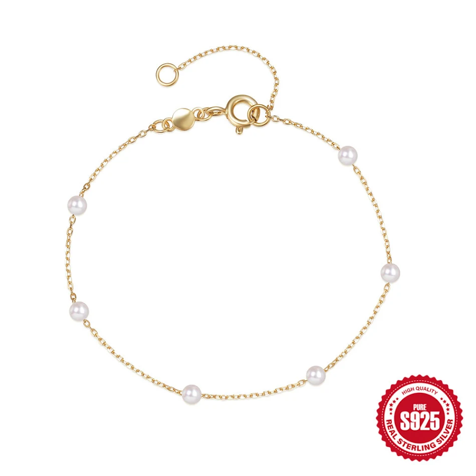 Bracelet de perles simple pour femme. Élégance intemporelle et discrète. Le bijou parfait pour toutes les occasions. Un accessoire de mode incontournable.