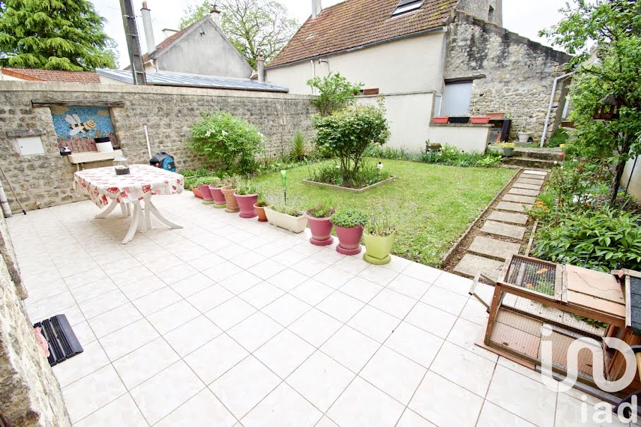 Vente maison 6 pièces 172 m² à Sermaises (45300), 249 000 €