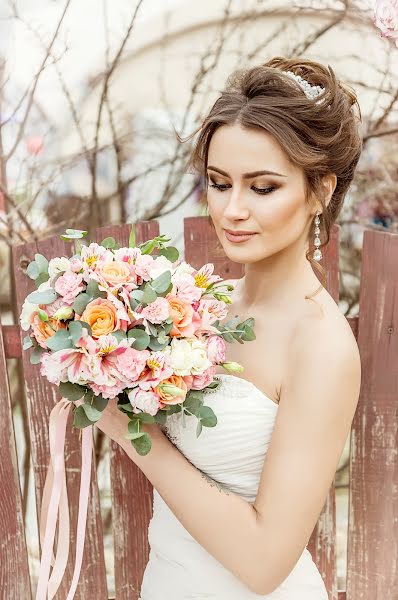 Fotógrafo de bodas Anastasiya Ru (whitefoto). Foto del 9 de enero 2017