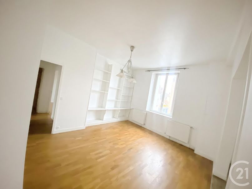 Location  appartement 4 pièces 83.03 m² à Corbeil-Essonnes (91100), 972 €