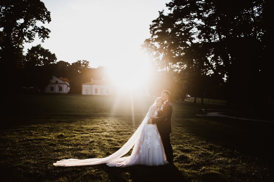 Fotografo di matrimoni Monika Rafa (monikarafa). Foto del 21 ottobre 2020