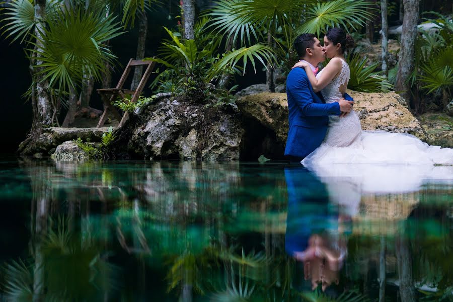 Wedding photographer Luis Tovilla (loutovilla). Photo of 26 March 2020