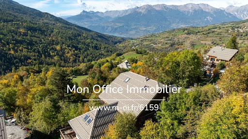 Property purchase in Les Orres (05200) - Mountain houses with autumn forest