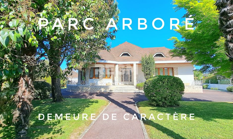 Vente maison 5 pièces 157 m² à Pau (64000), 550 000 €