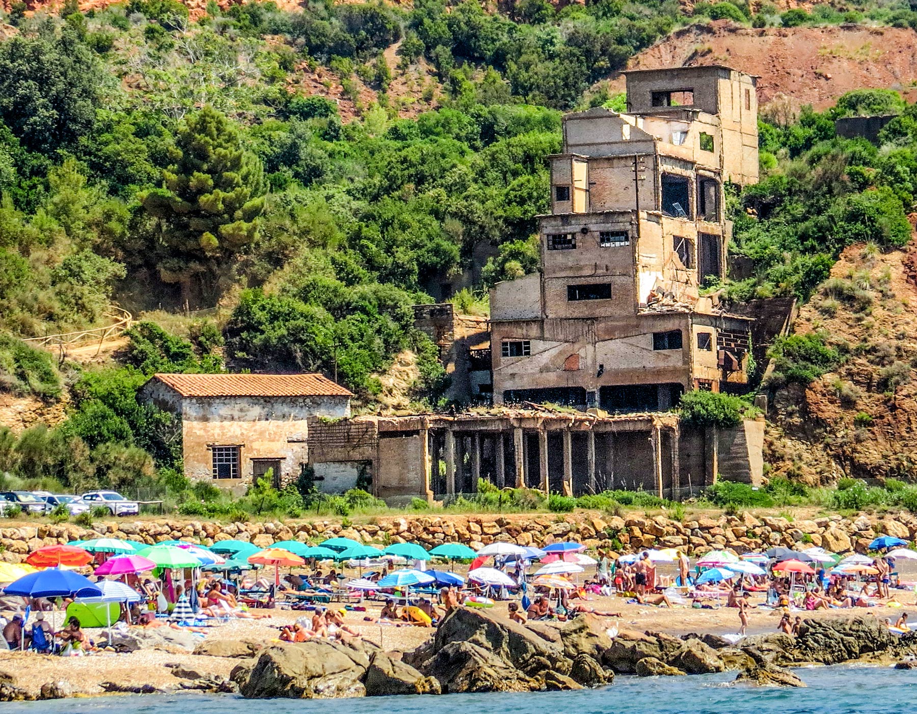 The Monster Beach di alfonso gagliardi