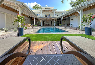 Villa with pool 13