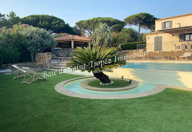 Villa with pool and terrace 2