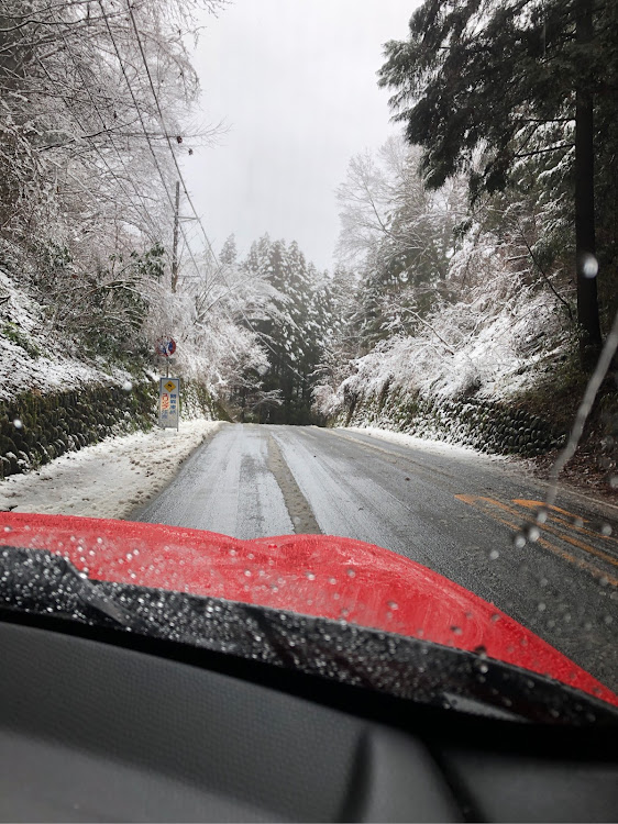 ミニ クロスオーバーの雪道ドライブ・道志みち・スタッドレス流石に硬くなってきたか？・少しテールスライドするのね・ちょっとだけ4躯なのにねwに関するカスタム事例の投稿画像3枚目