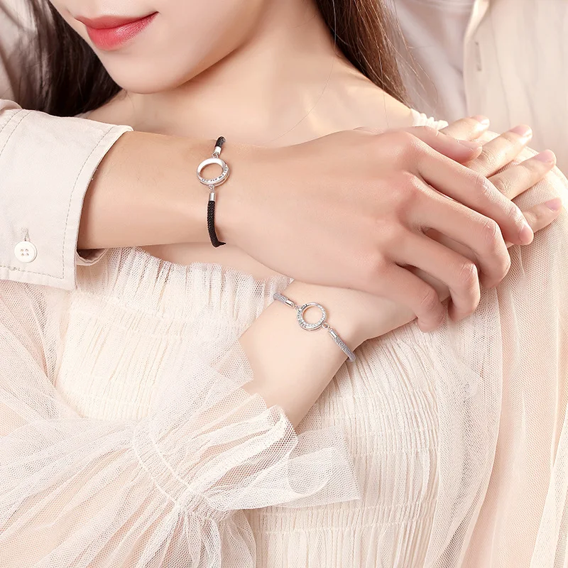 Bracciali di coppia geometrici sole e luna in argento sterling, un simbolo di amore e connessione, un regalo significativo.