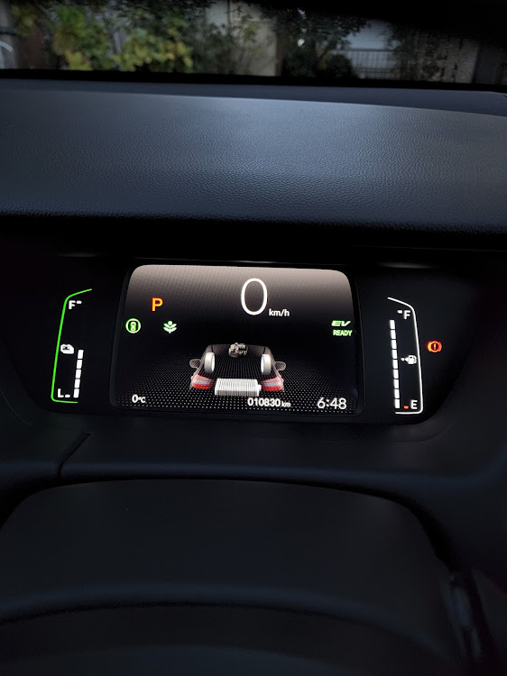 フィットの自宅の駐車場・武蔵野フーズ所沢工場に関するカスタム事例の投稿画像6枚目