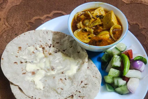 Tawa Roti With Paneer Ki Sabzi