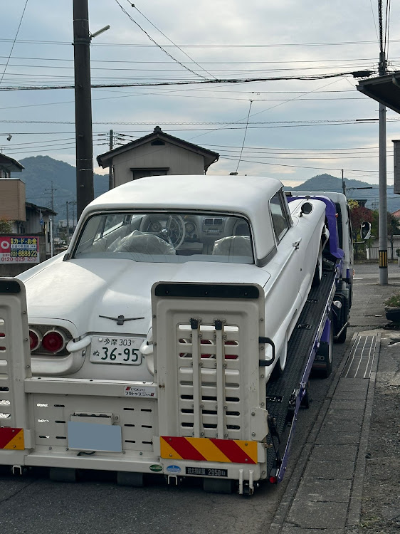 サンダーバードのアメ車・1960・さようなら〜に関するカスタム事例の投稿画像1枚目