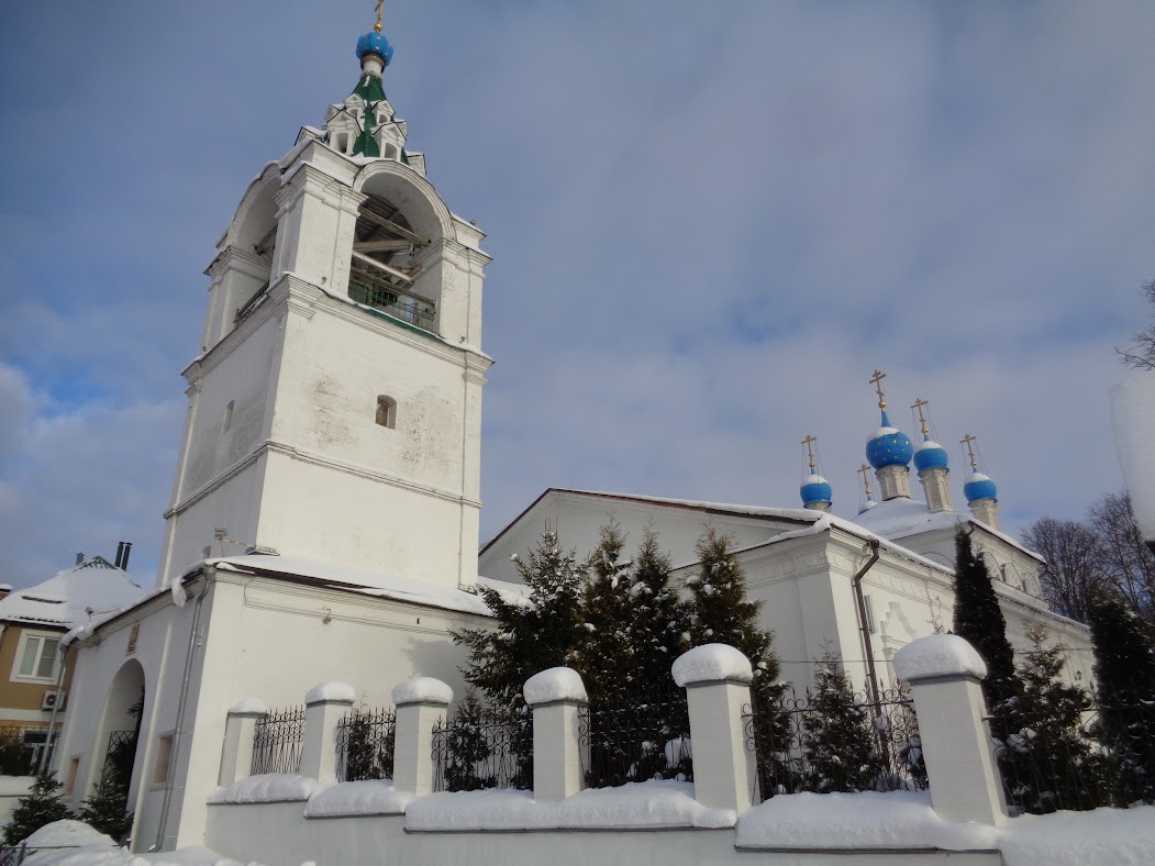 На восток от Москвы: церкви Балашихинского, Люберецкого и Раменского районов Церковь, церковь, Богородицы, росписи, Колокольня, XVIII, здесь, храма, царском, сводов, Котельники, церкви, Архангела, Михаила, Внутри, стоит, Рождества, иконостас, иконы, Мячково