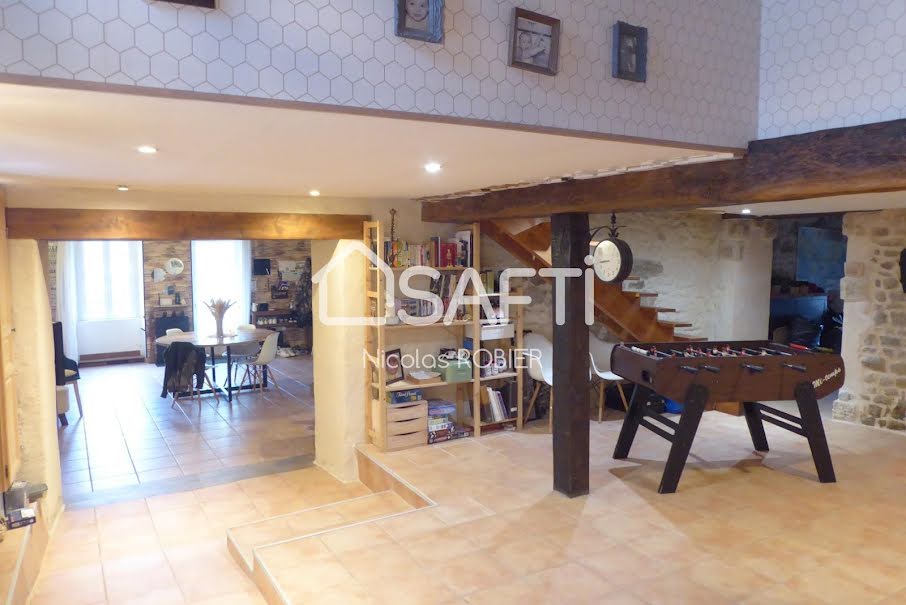 Vente maison 5 pièces 190 m² à Saint-Maixent-l'Ecole (79400), 199 990 €