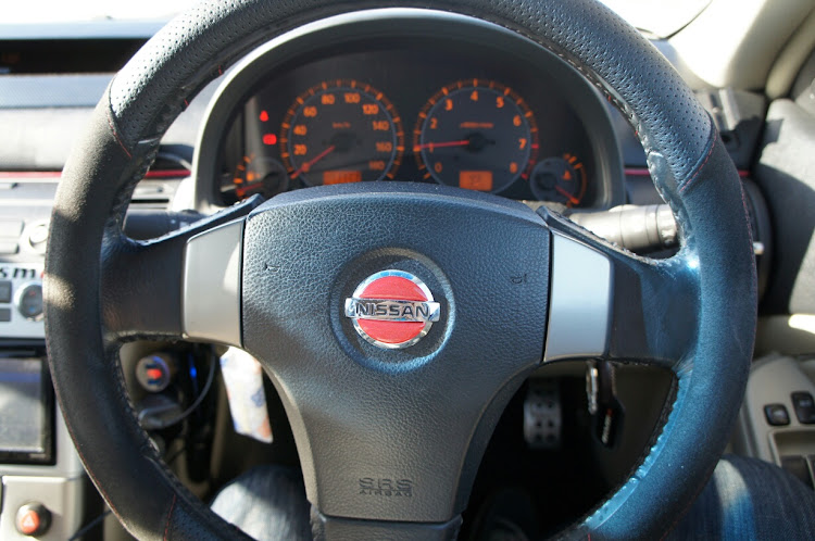 スカイラインのエンブレム交換・仙台港・スーパーオートバックス・R34・たっつさんに関するカスタム事例の投稿画像14枚目