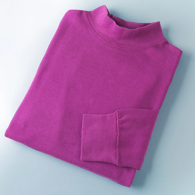 Heren eendelige thermische kleding van katoen. Warm, comfortabel en ideaal om onder kleding te dragen bij koud weer. Perfect voor de winter.